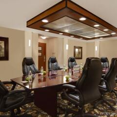 Отель Holiday Inn Calgary-Airport Канада, Калгари - отзывы, цены и фото номеров - забронировать отель Holiday Inn Calgary-Airport онлайн интерьер отеля