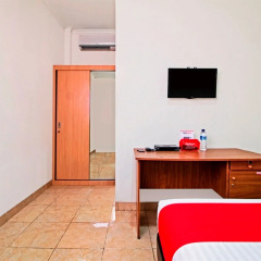 Отель RedDoorz @ Salemba Raya комната для гостей фото 2