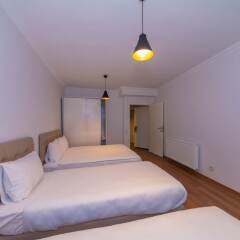 Отель Joy Suites комната для гостей