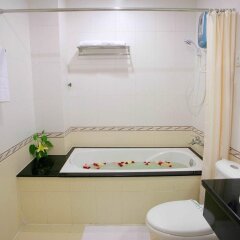Отель Thanh Binh 2 Hotel Вьетнам, Хошимин - отзывы, цены и фото номеров - забронировать отель Thanh Binh 2 Hotel онлайн ванная фото 2