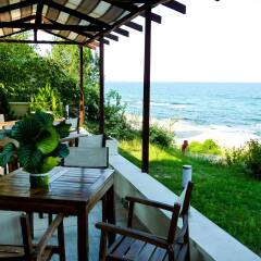 Albizia Beach Hotel пляж
