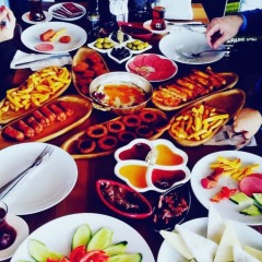 Sahlan Otel by Esila Турция, Усак - отзывы, цены и фото номеров - забронировать отель Sahlan Otel by Esila онлайн питание фото 2
