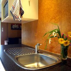 Отель Whanganui River Top 10 Holiday Park в номере