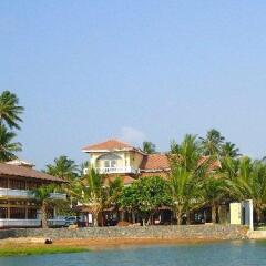 Отель Cocoon Sea Resort Шри-Ланка, Косгода - отзывы, цены и фото номеров - забронировать отель Cocoon Sea Resort онлайн пляж
