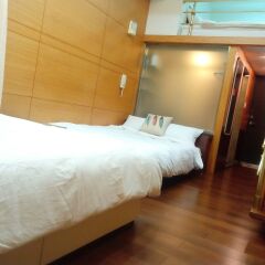 Отель Kunming house сейф в номере