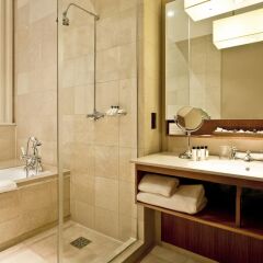 Отель Threadneedles, Autograph Collection by Marriott ванная фото 2