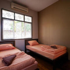 Oh Compound Hostel Бангкок детские мероприятия