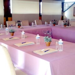 Отель Suites Feria de Madrid