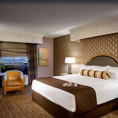 Отель Golden Nugget Las Vegas Hotel & Casino США, Лас-Вегас - 9 отзывов об отеле, цены и фото номеров - забронировать отель Golden Nugget Las Vegas Hotel & Casino онлайн комната для гостей