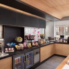 Отель Aloft Madrid Gran Via питание