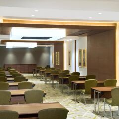 Отель Hilton Garden Inn Dubai Al Muraqabat