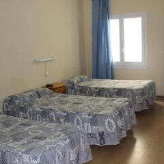 Отель Hostal Ribagorza Барселона комната для гостей фото 2