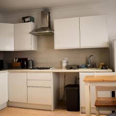 Отель 1 Bedroom Kemptown Flat in Prime Location Close to Sea Кемптаун в номере