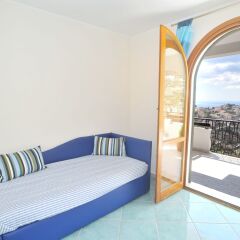 Отель Colpo d'Ali Holiday House Равелло комната для гостей фото 5