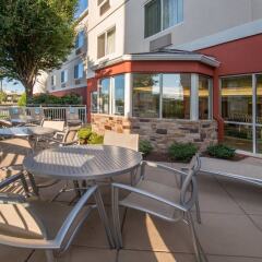 Отель Fairfield Inn & Suites by Marriott Frederick фото 4