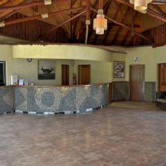 Отель Sentrim Elementaita Lodge Кения, Накуру - отзывы, цены и фото номеров - забронировать отель Sentrim Elementaita Lodge онлайн интерьер отеля