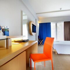 Отель Best Western Kuta Beach удобства в номере фото 2