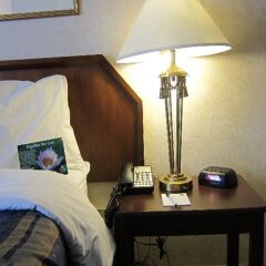 Отель Four Points by Sheraton Toronto Airport East Канада, Торонто - отзывы, цены и фото номеров - забронировать отель Four Points by Sheraton Toronto Airport East онлайн удобства в номере