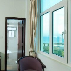 Al Hail Waves Hotel Managed By Centara in Muscat, Oman from 44$, photos, reviews - zenhotels.com guestroom