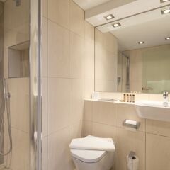 Отель Roomzzz Manchester Corn Exchange ванная