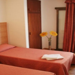Отель Hostal Montaña Испания, Сан-Антони-де-Портмань - отзывы, цены и фото номеров - забронировать отель Hostal Montaña онлайн комната для гостей фото 3