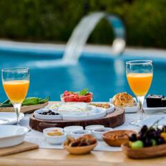 Отель Alaçati Kapari Otel - Special Class Чешме в номере