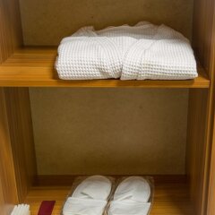 Гостиница Клевер сейф в номере