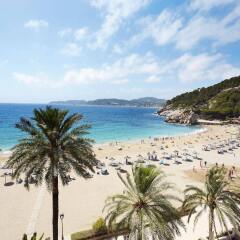 Отель Grupotel Cala San Vicente Испания, Сен-Жуан-де-Лабриджа - отзывы, цены и фото номеров - забронировать отель Grupotel Cala San Vicente онлайн пляж