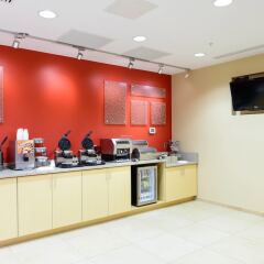 Отель TownePlace Suites by Marriott Frederick питание