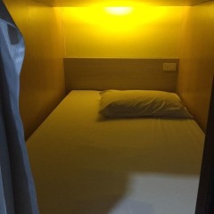 18 Coins Cafe & Hostel бассейн