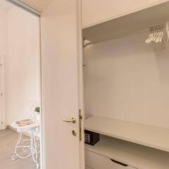 Отель Relais La Torretta сейф в номере