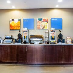 Отель Rodeway Inn & Suites Niagara Falls США, Ниагара-Фолс - отзывы, цены и фото номеров - забронировать отель Rodeway Inn & Suites Niagara Falls онлайн питание фото 3