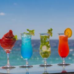 Отель Malahini Kuda Bandos Resort бассейн