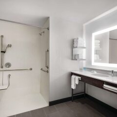 Отель Hampton Inn Brooklyn Park, MN США, Бруклин-Парк - отзывы, цены и фото номеров - забронировать отель Hampton Inn Brooklyn Park, MN онлайн ванная фото 2