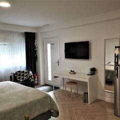 Отель Rooms At Zajceva 34 Хорватия, Загреб - отзывы, цены и фото номеров - забронировать отель Rooms At Zajceva 34 онлайн комната для гостей фото 2