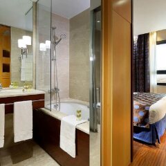 Отель Eurostars Gran Valencia Испания, Валенсия - 2 отзыва об отеле, цены и фото номеров - забронировать отель Eurostars Gran Valencia онлайн ванная
