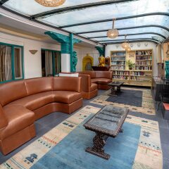 Отель Kathmandu Guest House by KGH Group Непал, Катманду - 1 отзыв об отеле, цены и фото номеров - забронировать отель Kathmandu Guest House by KGH Group онлайн интерьер отеля