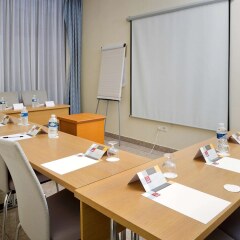 Отель Aparthotel Adagio Paris Bercy Village Франция, Париж - 2 отзыва об отеле, цены и фото номеров - забронировать отель Aparthotel Adagio Paris Bercy Village онлайн помещение для мероприятий фото 2