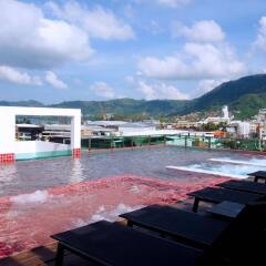 Sleep With Me Hotel design hotel @ patong парковка
