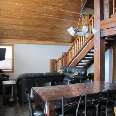 Отель Whisper Creek Lodge в номере