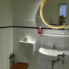 Отель Alm Hostel Германия, Гамбург - отзывы, цены и фото номеров - забронировать отель Alm Hostel онлайн ванная