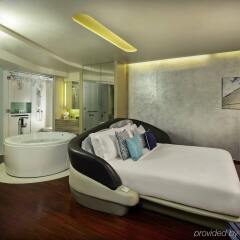 Отель Baraquda Pattaya - MGallery by Sofitel ванная фото 2