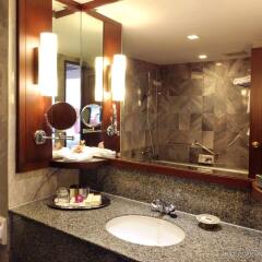 Rembrandt Hotel Suites and Towers ванная