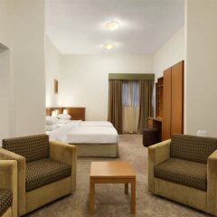 Ramada Hotel And Suites Ajman Аджман комната для гостей фото 2