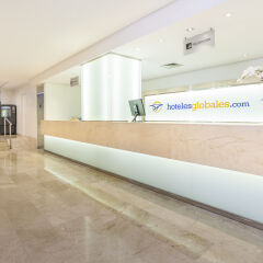 Globales Santa Ponsa Park Hotel интерьер отеля