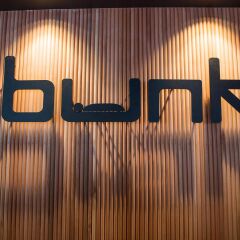 Отель Bunk Backpackers Австралия, Фортитуд-Валли - отзывы, цены и фото номеров - забронировать отель Bunk Backpackers онлайн интерьер отеля фото 2