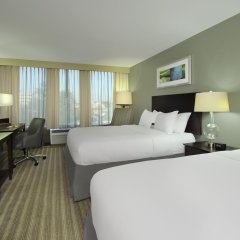 DoubleTree by Hilton Hotel Newark Ohio in Newark, United States of America from 159$, photos, reviews - zenhotels.com guestroom photo 5