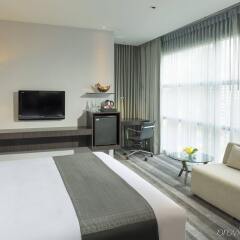Отель Holiday Inn Bangkok Sukhumvit Бангкок комната для гостей фото 4