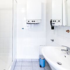 Отель Holiday & Business Apartments 1160 Австрия, Вена - отзывы, цены и фото номеров - забронировать отель Holiday & Business Apartments 1160 онлайн ванная фото 2