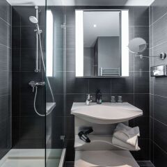 Отель Aparthotel Adagio Berlin Kurfürstendamm Германия, Берлин - 13 отзывов об отеле, цены и фото номеров - забронировать отель Aparthotel Adagio Berlin Kurfürstendamm онлайн ванная фото 2